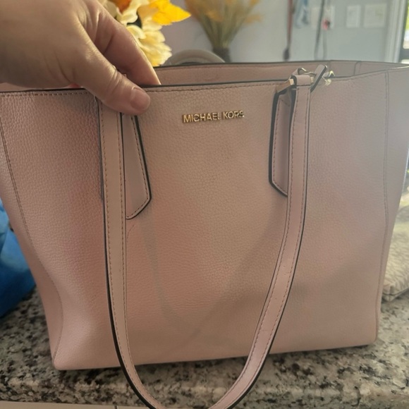 Michael Kors Pink Tote Bag - Picture 1 of 4